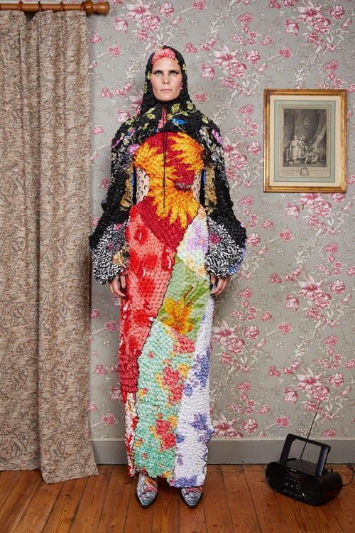 kylie lisa 都爱的 爆米花服饰 ,正掀起新一轮赛博浪潮