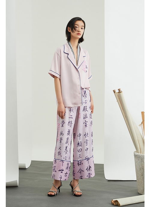 吉服回潮 系列服饰上线 又有机会和故宫亲密接触